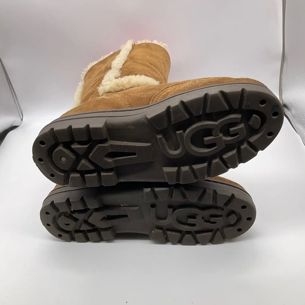 UGG TALL SUEDE SHEEPSKIN BOOTS 8 WIDE - Picture 5 of 8